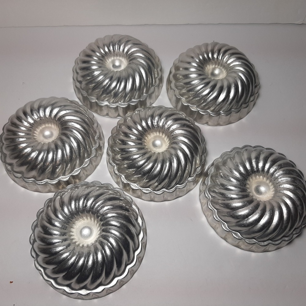 29 Pieces Vintage Aluminum Gelatin Bundt Jello Custard Ring Round Mini Molds - Picture 3 of 10